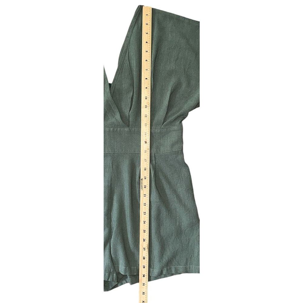 Cider Linen-Blend V-Neck Sage Green Pocket Romper Women's Size 10 - Picture 3 of 9